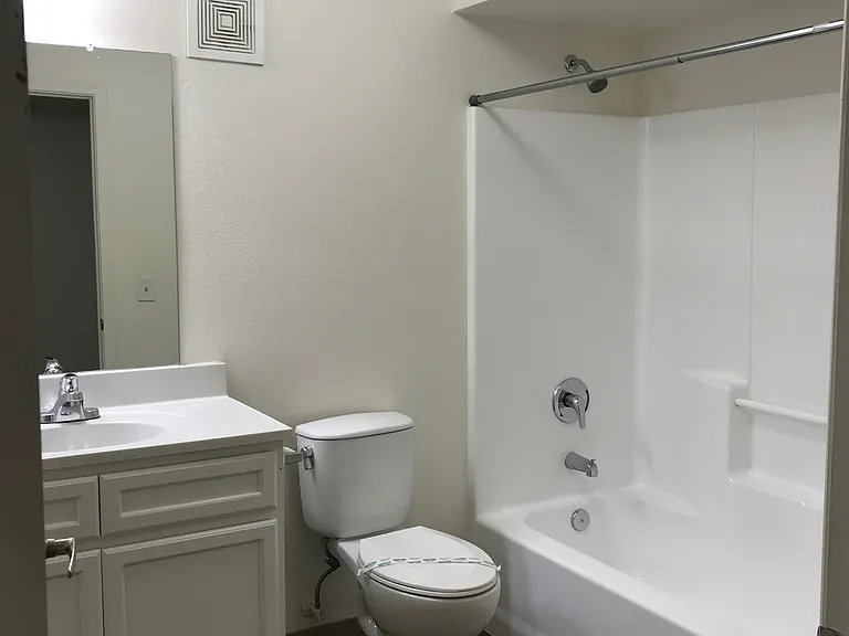 Mission Vista — Photo 13