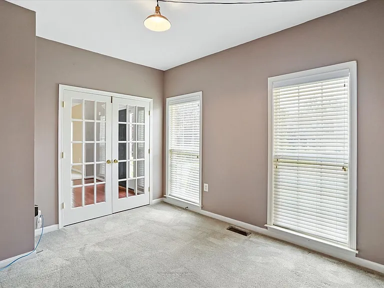 319 Morlyn Dr — Photo 25