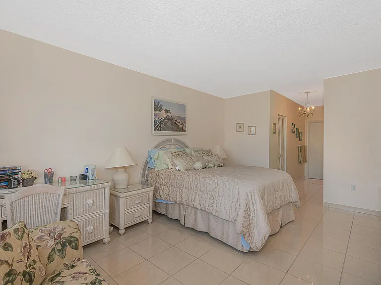 1980 S Ocean Dr #3P — Photo 8