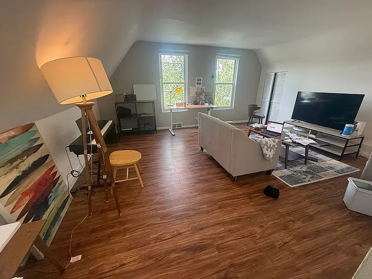 729 S Aiken Ave — Photo 2