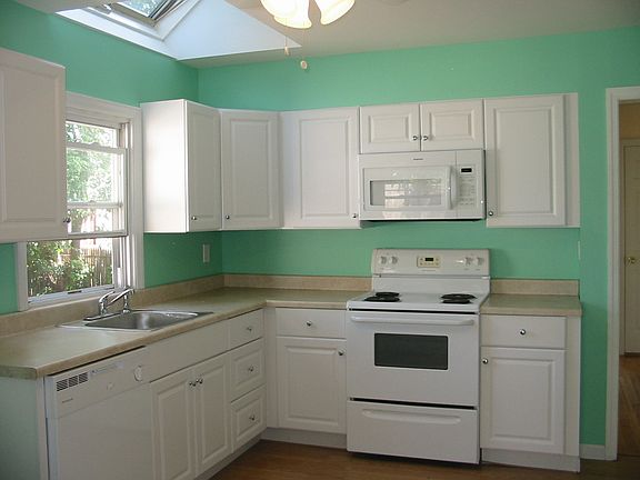 5th image of 16 Balfour Dr