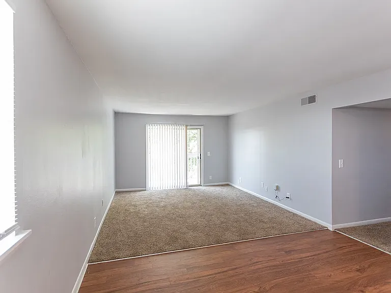 Highland Ridge Apartments — Photo 4