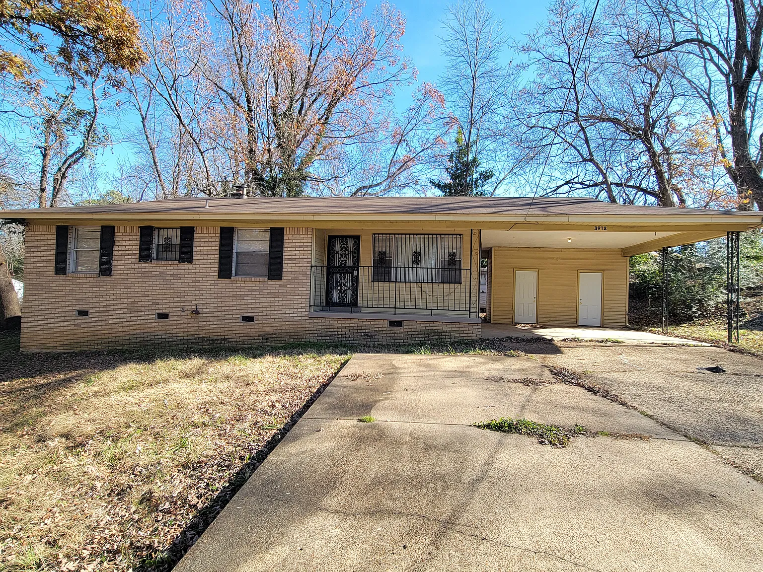 Lovely 3-Bedroom, 1-Bathroom Home! — Photo 1