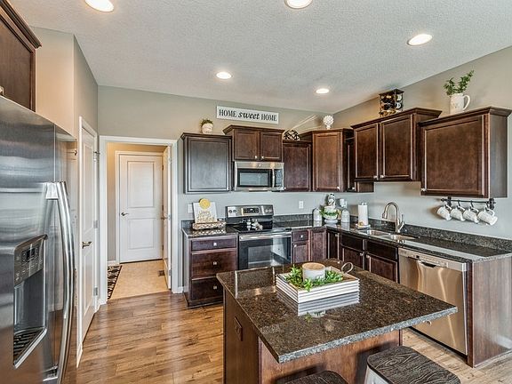3rd image of 1588 Foxtail Dr SE