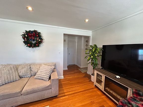 4th image of 2475 Summer St APT 1C