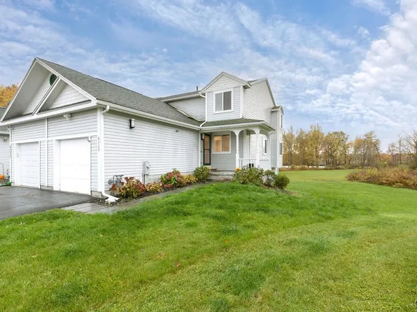 8239 Boatwatch Dr, Baldwinsville, NY 13027