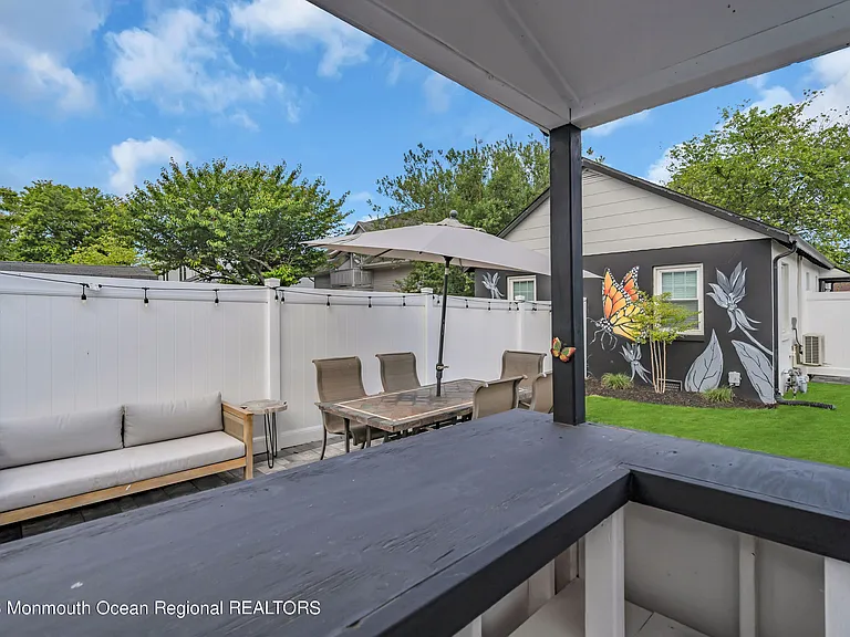 1215 Lister St #A — Photo 1