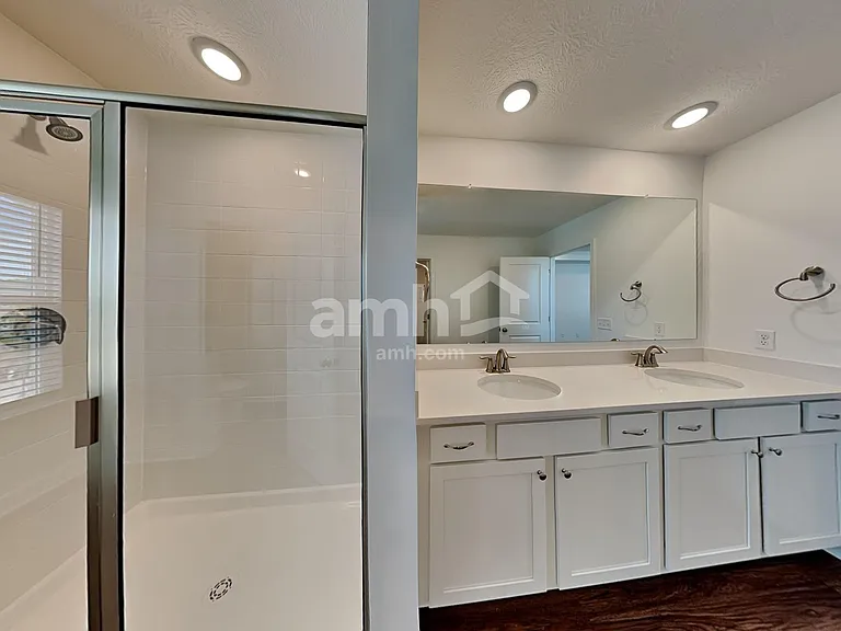 1037 Castor Dr — Photo 15