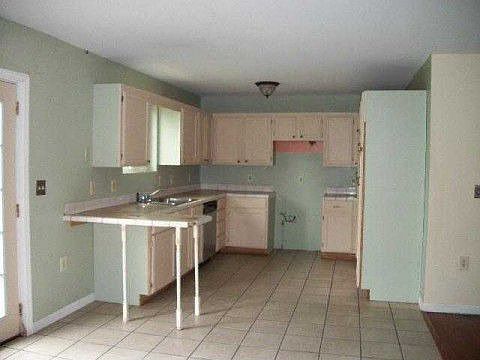 2nd image of 2524 N Reeves Rd