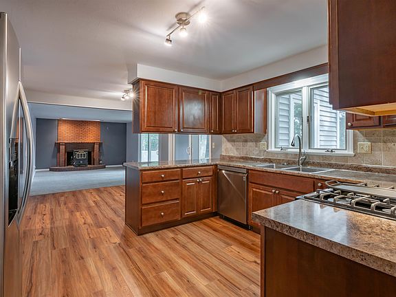 3rd image of 45 Northwood Drive