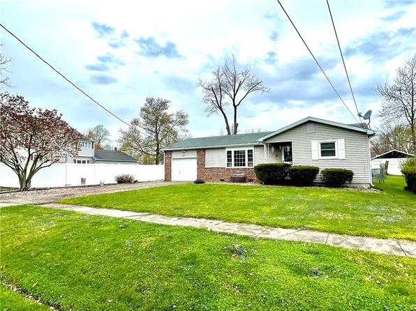 812 Ash St, Marshall, IL 62441