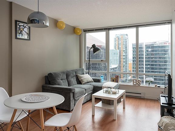 2nd image of 928 Beatty St #1803