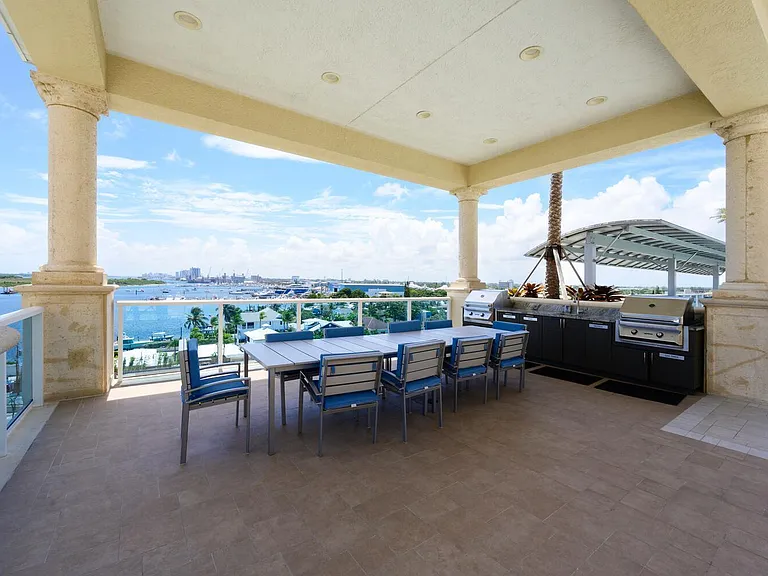 2650 Lake Shore Dr #1602 — Photo 31