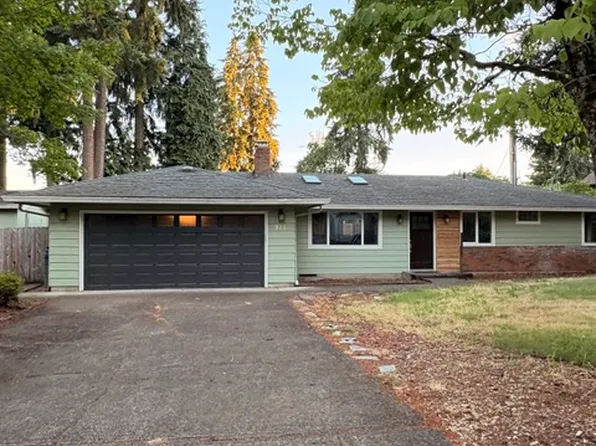 911 NW 60th St, Vancouver, WA 98663