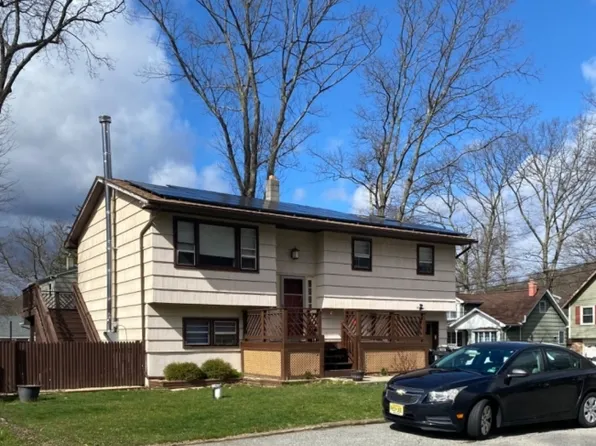 1 Arthur Rd, Hopatcong Boro, NJ 07874