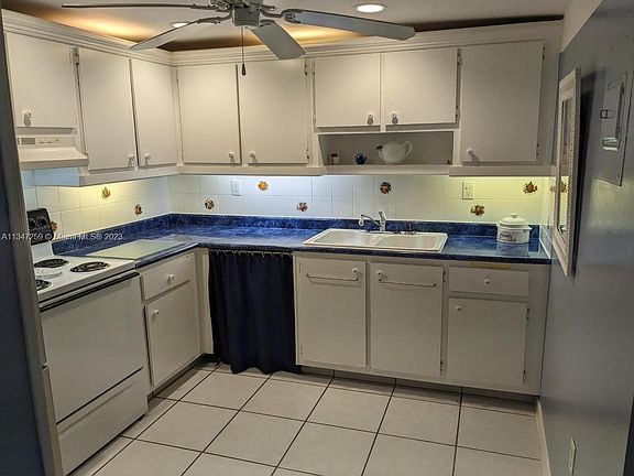 2nd image of 250 SW 181st Dr #212