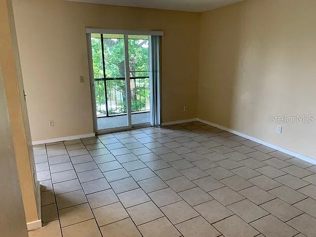 2 bed, 905 sqft, $1,600 — Photo 3