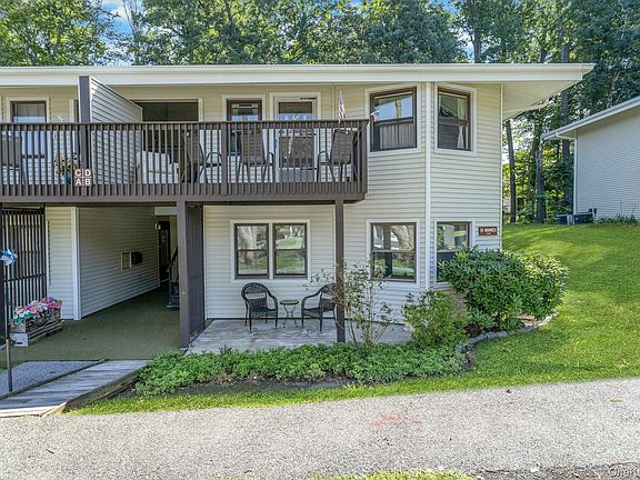 2nd image of 34 Warwick Place #B