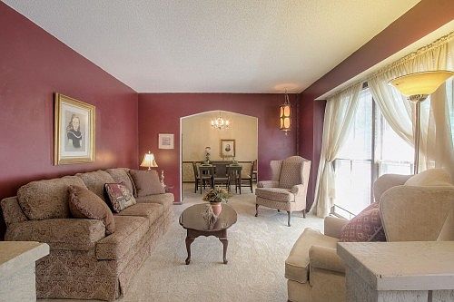 4th image of 10400 Wedd St