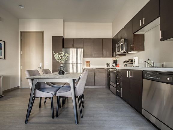 4th image of 1101 N Fair Oaks Ave #212