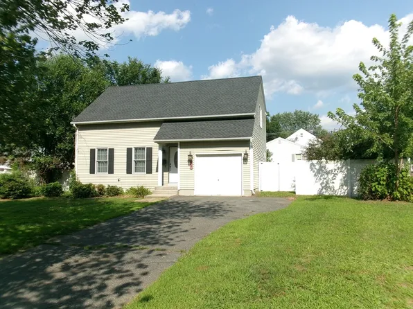 71 Eddywood St, Springfield, MA 01118