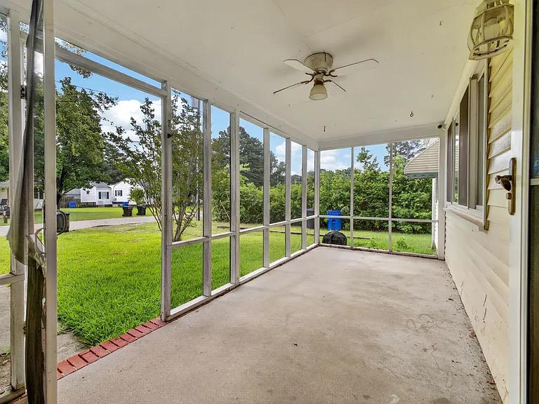 100 Hodges Manor Rd — Photo 3