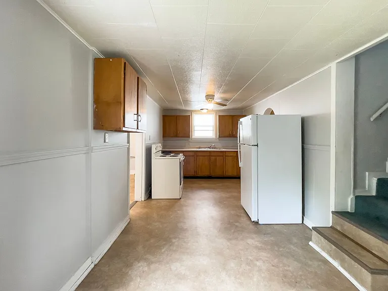 2217 S Jefferson St — Photo 26