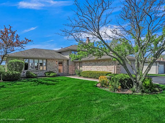 4th image of 11619 Pineview Dr