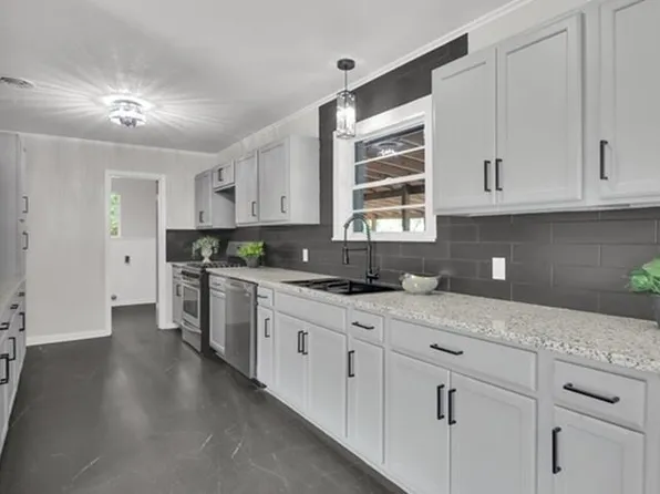 303 E Fairlane Dr, Longview, TX 75604