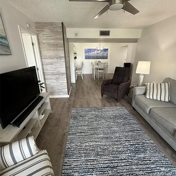 2875 Palm Beach Blvd #206 — Photo 4