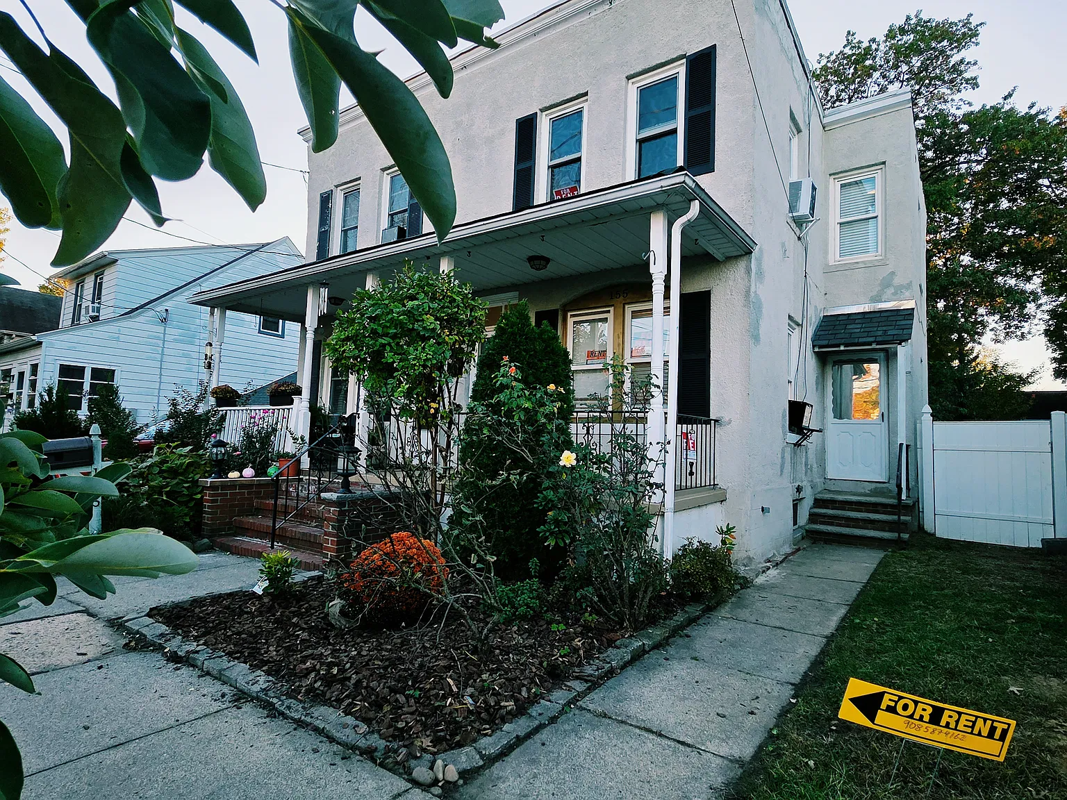 3 bed, 1074 sqft, $2,900 — Photo 2