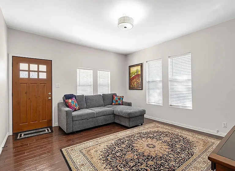 309 E Mistletoe Ave — Photo 18