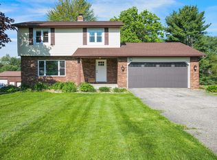 68099 Kenilworth Rd, Lakeville, IN 46536