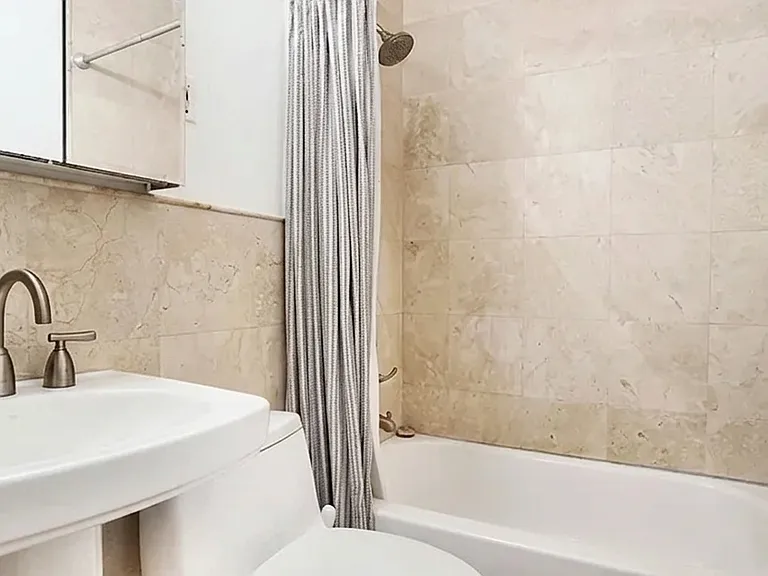 21 E 21st St #1C — Photo 5