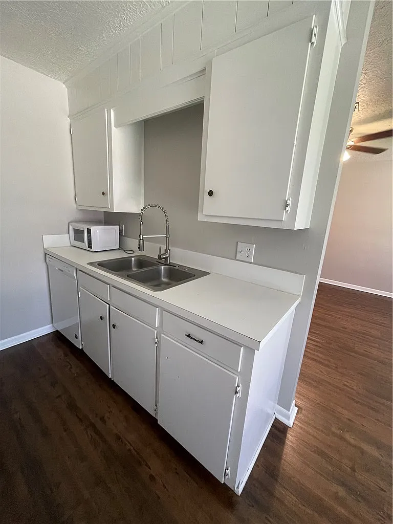 2 bed, 817 sqft, $1,000 — Photo 4