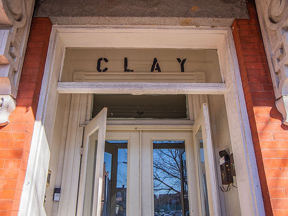 2nd image of 104 & 104-1/2 E Clay St #A
