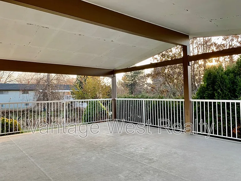 2009A Polo Rd — Photo 22