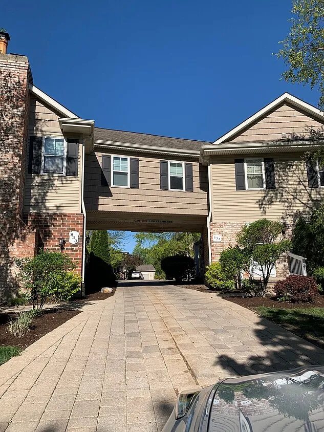 2 bed, 1200 sqft, $1,750 — Photo 1