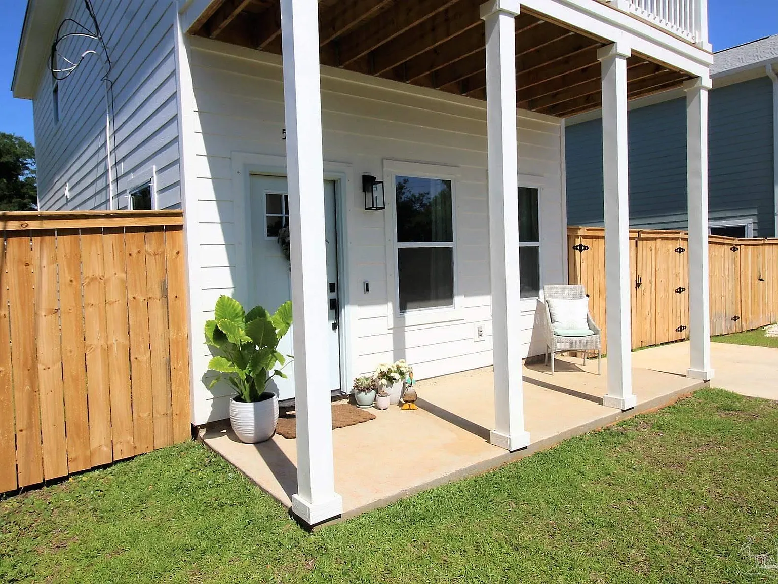 2 bed, 2.5 bath, 1228 sqft, $2,300 — Photo 2