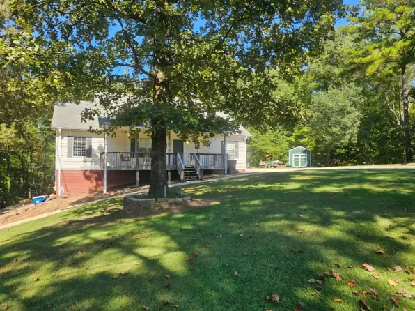 3965 Black Hawk Dr, Bessemer, AL 35022