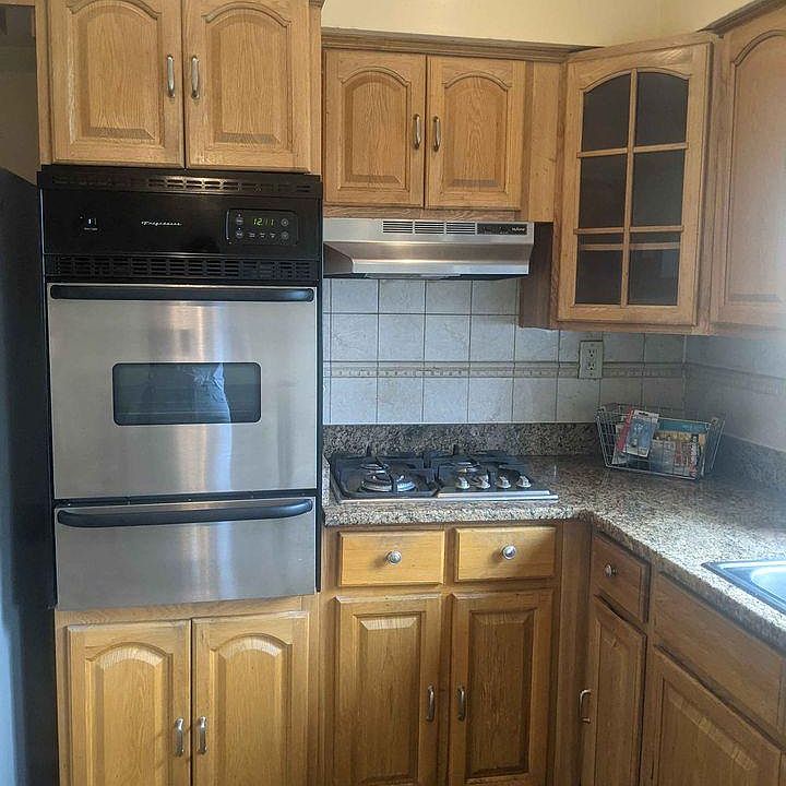 1st image of 347 Quincy Ave Floor 2&3