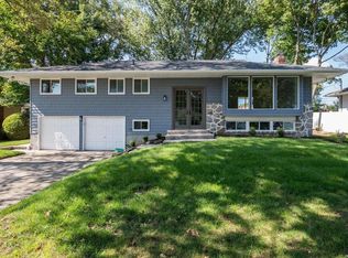 26 Tad Ln, Old Bethpage, NY 11804