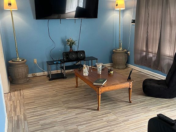3rd image of 3867 W Valley Cir