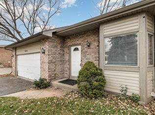 2803 Rolling Oak Rd, Burnsville, MN 55337