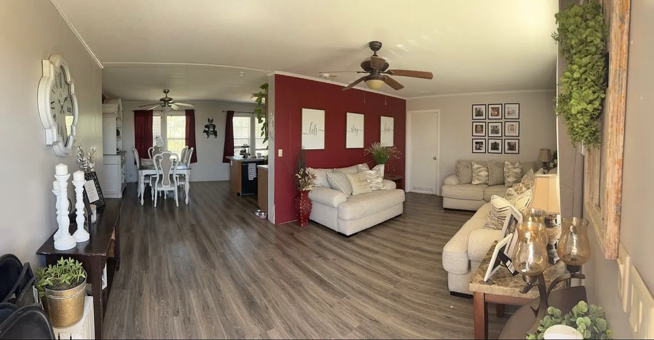 4 bed, 2128 sqft, $1,600 — Photo 3