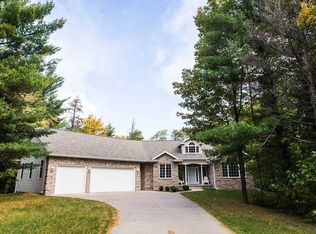 750 Bishop Woods Rd, Marquette, MI 49855