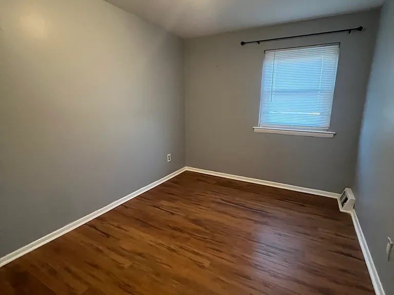 12785 Dunks Ferry Rd — Photo 5