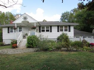 31 Sheffield Rd, North Haven, CT 06473