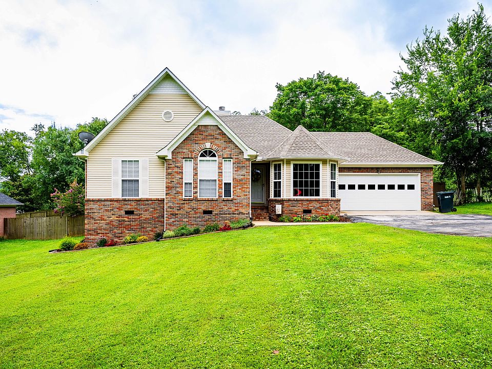 1st image of 825 Yokley Ln
