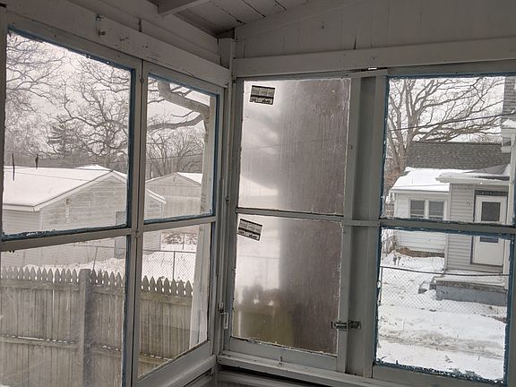 4th image of 1220 E Corrington Ave